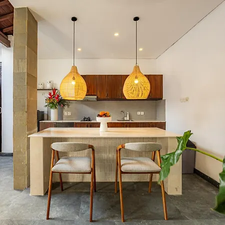 Apple Villa & Suite Seminyak Exterior photo
