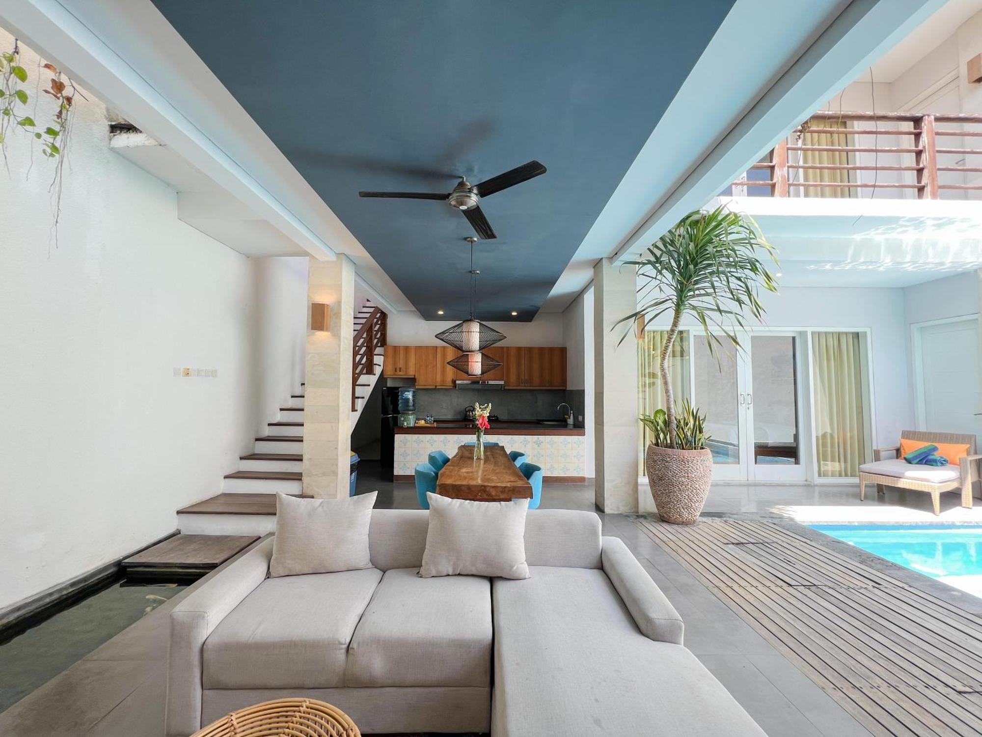 Apple & 4* Seminyak